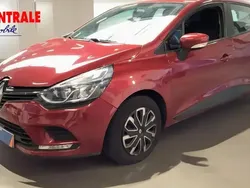 Rouge Utilisé 2017 Renault Clio IV Life Berline | 9 990 € (Prix juste)