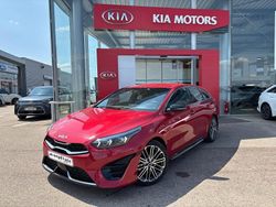 Rouge rubis métallisé Utilisé 2024 Kia ProCeed GT-Line Citadine | 29 999 € (Prix juste)