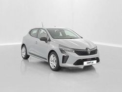 Gris Nouvelle 2025 Renault Clio V Evolution Berline | 22 100 € (Prix assez cher)
