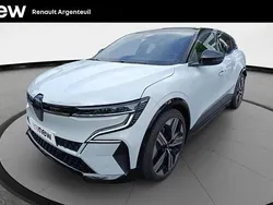 Blanc Utilisé 2023 Renault Mégane Iconic Berline | 28 980 € (Prix juste)