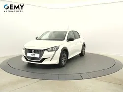 Blanc Utilisé 2023 Peugeot e-208 Allure Citadine | 17 900 € (Prix juste)