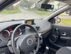 Utilisé 2011 Renault Clio III Night&Day Berline | 5 000 € (Prix juste)