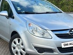 Gris Utilisé 2009 Opel Corsa Citadine | 4 490 € (Prix juste)