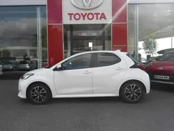 Blanc Utilisé 2023 Toyota Yaris Hybrid Design Berline | 20 990 € (Prix juste)