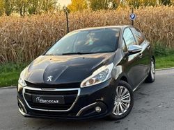 Noir Utilisé 2015 Peugeot 208 Style Citadine | 8 490 € (Prix juste)