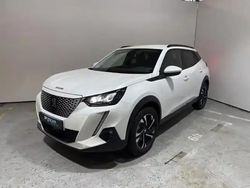 Blanc Occasion 2021 Peugeot e-2008 Allure SUV | 16 990 € (Prix juste)