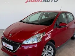 Rouge Utilisé 2013 Peugeot 208 Citadine | 5 900 € (Prix juste)