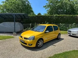 Jaune Utilisé 2004 Renault Clio II R.S. Berline | 13 500 €