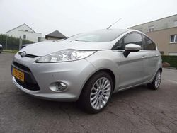 Gris Utilisé 2012 Ford Fiesta Titanium Citadine | 7 500 € (Prix juste)