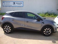 Gris Utilisé 2023 Renault Captur Evolution SUV | 16 900 € (Prix juste)