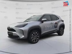 Gris Utilisé 2025 Toyota Yaris Hybrid Design SUV | 28 999 € (Prix cher)