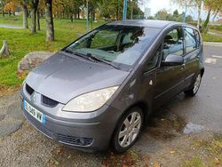 Gris Utilisé 2006 Mitsubishi Colt Invite Berline | 2 500 €
