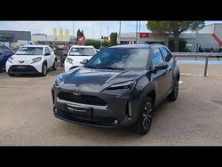 Gris Utilisé 2025 Toyota Yaris Hybrid Design SUV | 28 150 € (Prix assez cher)