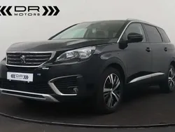 Gris Utilisé 2020 Peugeot 5008 Allure Monospace | 19 995 € (Prix juste)