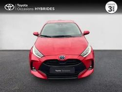 Rouge intense (n) Occasion 2023 Toyota Yaris Hybrid Business Edition Berline | 18 980 € (Prix juste)