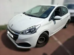 Blanc Utilisé 2017 Peugeot 208 Active Citadine | 7 490 € (Bon prix)