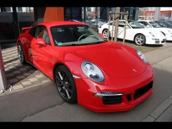 Rouge Utilisé 2013 Porsche 911 Carrera 4 Coupé | 105 400 € (Prix assez cher)