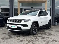 Utilisé 2023 Jeep Compass Altitude SUV | 27 990 € (Prix juste)