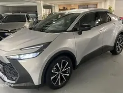 Gris minéral métallisé Utilisé 2024 Toyota C-HR Design SUV | 33 990 €
