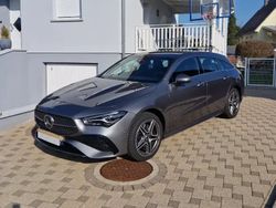 Gris Utilisé 2023 Mercedes CLA250e Shooting Brake AMG line Break | 36 890 € (Super prix)