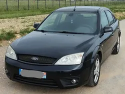 Noir Utilisé 2004 Ford Mondeo Ghia Berline | 3 750 €
