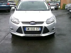 Gris Utilisé 2014 Ford Focus Titanium Berline | 9 980 € (Prix juste)
