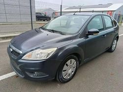 Gris Utilisé 2010 Ford Focus Berline | 2 650 € (Prix cher)