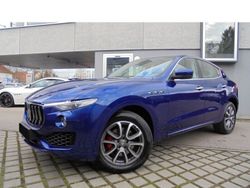 Bleu Utilisé 2017 Maserati Levante SUV | 73 400 €