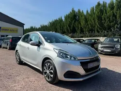 Gris Utilisé 2016 Peugeot 208 Active Citadine | 7 490 € (Prix juste)