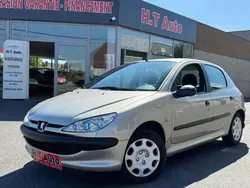 Beige Utilisé 2005 Peugeot 206 Berline | 3 499 € (Prix juste)
