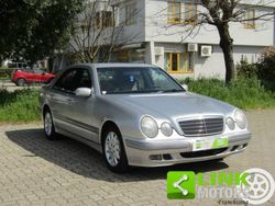 Gris Utilisé 2000 Mercedes E270 Berline | 6 500 €