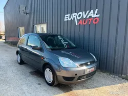 Gris Utilisé 2005 Ford Fiesta Ambiente Citadine | 3 490 € (Bon prix)