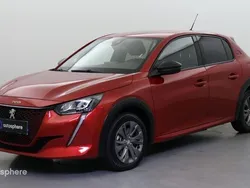 Rouge Utilisé 2023 Peugeot e-208 Allure Citadine | 20 799 € (Prix juste)