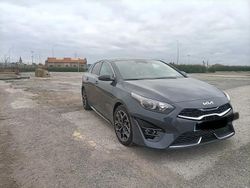 Gris Utilisé 2024 Kia ProCeed Citadine | 31 500 € (Prix juste)
