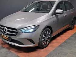 Beige Utilisé 2020 Mercedes E250 Business Monospace | 24 490 €