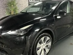 Utilisé 2023 Tesla Model Y Standard Range SUV | 30 990 € (Prix juste)