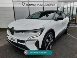 Blanc Utilisé 2022 Renault Mégane Techno Berline | 25 990 € (Prix assez cher)