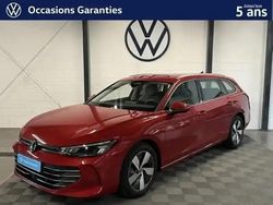 Rouge Utilisé 2024 VW Passat Life Break | 37 900 € (Prix assez cher)