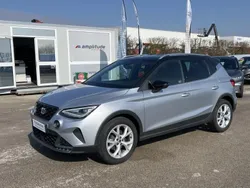 Gris urbain métal/toit noir minuit Utilisé 2024 Seat Arona FR SUV | 18 799 € (Prix juste)