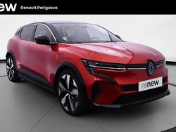 Rouge Occasion 2023 Renault Megane E-Tech Techno Berline | 24 990 € (Bon prix)