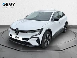 Blanc Utilisé 2022 Renault Mégane Equilibre Berline | 23 990 € (Prix juste)