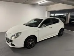 Blanc Utilisé 2013 Alfa Romeo Giulietta Exclusive Citadine | 11 490 €