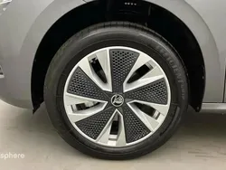 Gris Utilisé 2024 Skoda Kamiq Selection SUV | 22 999 € (Prix juste)