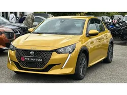 Jaune Utilisé 2020 Peugeot e-208 Allure Citadine | 13 990 € (Prix juste)