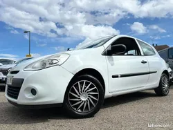 Blanc Utilisé 2012 Renault Clio III Berline | 4 990 € (Prix juste)