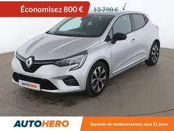 Gris Utilisé 2023 Renault Clio V Evolution Citadine | 12 990 € (Super prix)