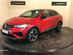 Rouge Utilisé 2024 Renault Arkana Techno SUV | 28 499 € (Prix assez cher)