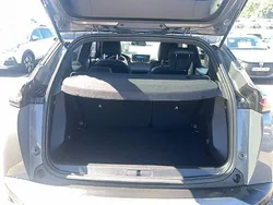 Gris Utilisé 2024 Peugeot 2008 Allure SUV | 24 999 € (Prix assez cher)
