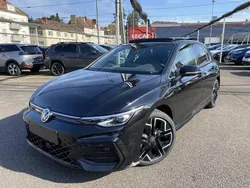 Gris Nouvelle 2025 VW Golf VIII R-line Berline | 36 890 € (Prix juste)