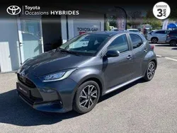 Utilisé 2022 Toyota Yaris Hybrid Design Berline | 19 880 € (Prix juste)